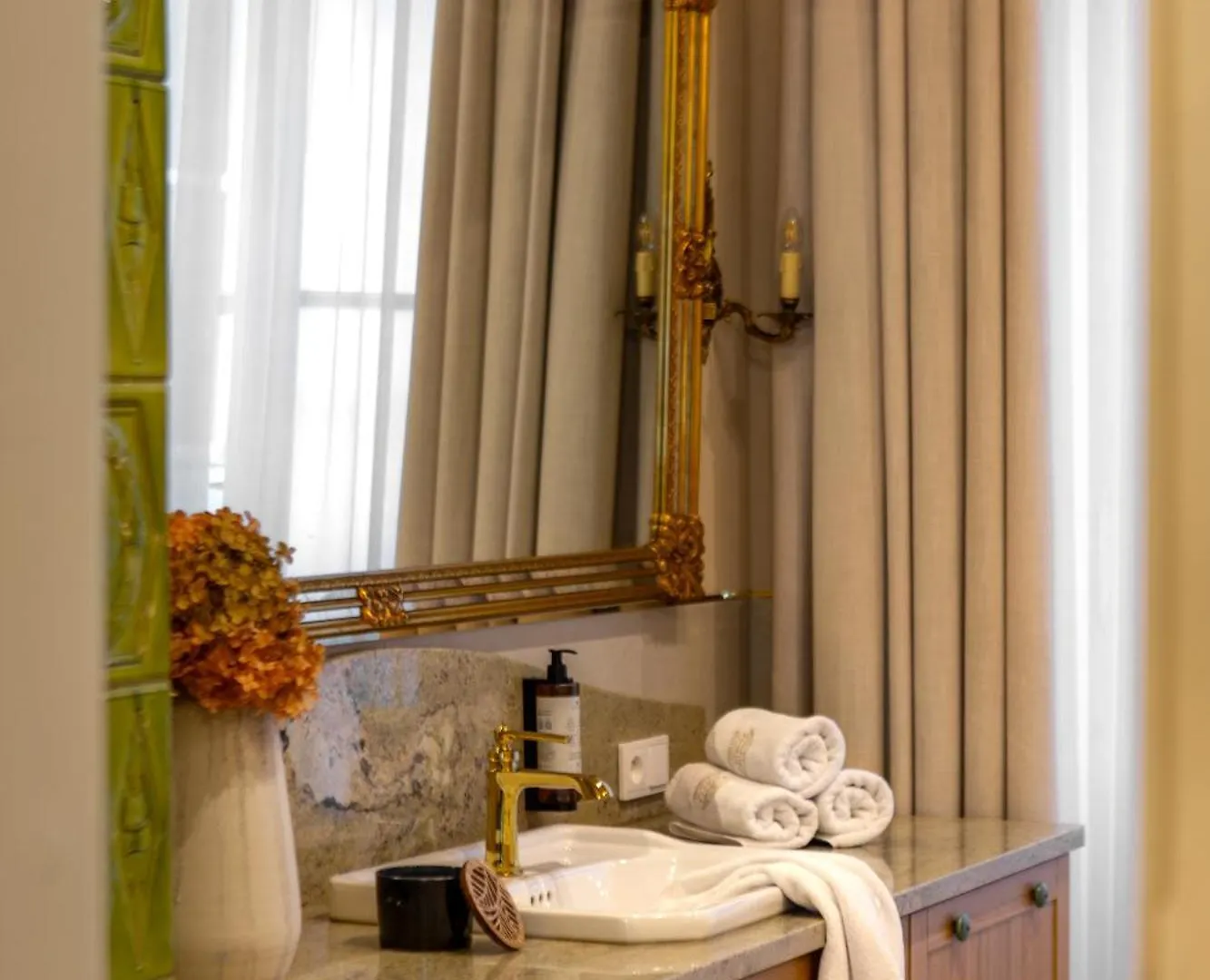Le Jardin - Classy, Elegant Apartments In The City Center Krakow Poland