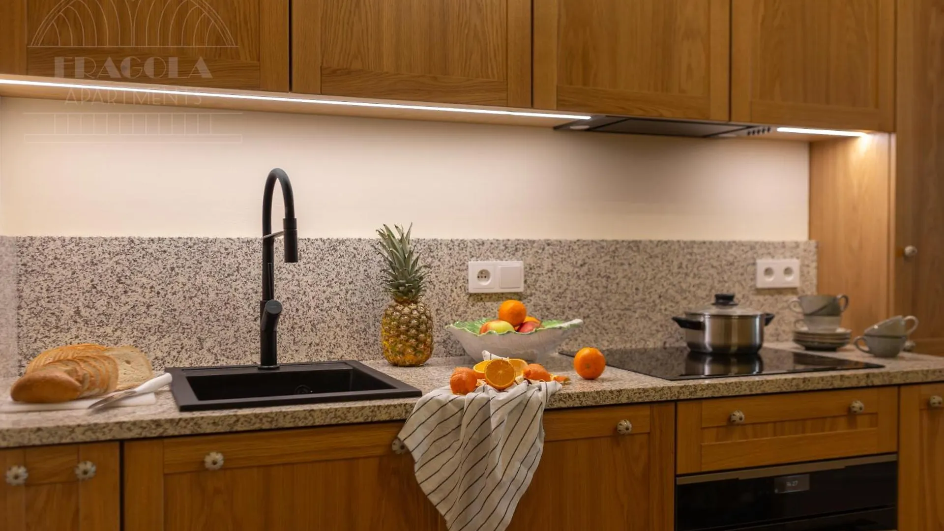 Le Jardin - Classy, Elegant Apartments In The City Center Krakow 0*,  Poland